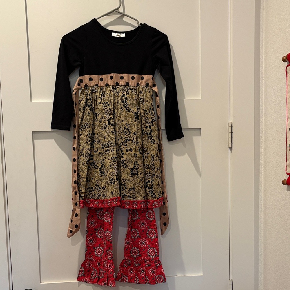 Charming Kids Matching Set - Black, Gold, and Red